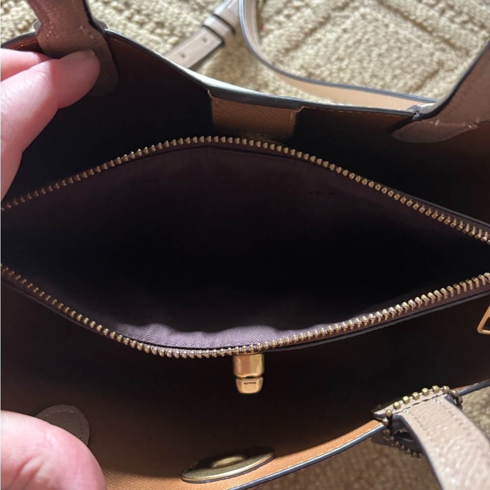 Coach White & Tan Leather Tote Crossbody Bag - Picture 5 of 9